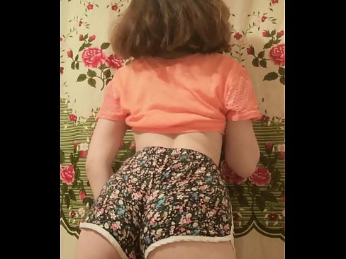 ❤️ Sexy ung babe tar av seg shortsen på kamera ️❌ Sludder hos oss ❤